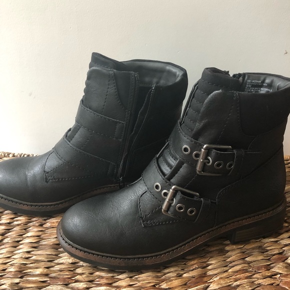 off white mountain boots